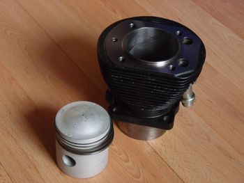 Cylinder/piston-set