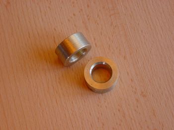 Centering sleeve