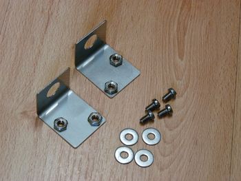 Set of retaining angles