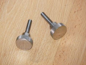 Knurled head screw