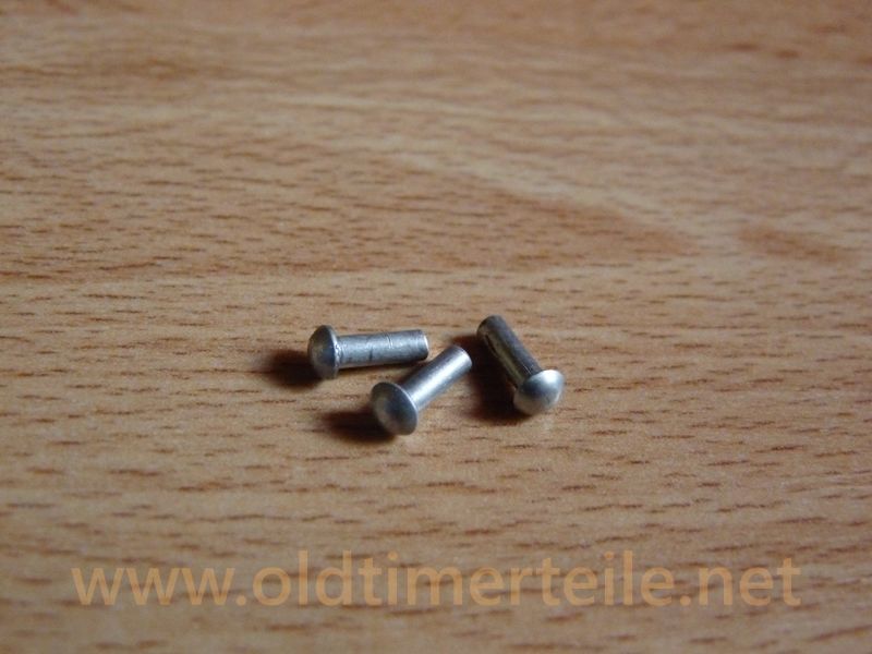 Button head rivet