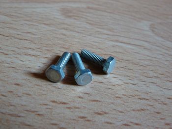 Tornillo hexagonal