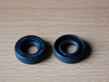 Shaft sealing ring