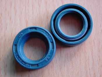 Shaft sealing ring