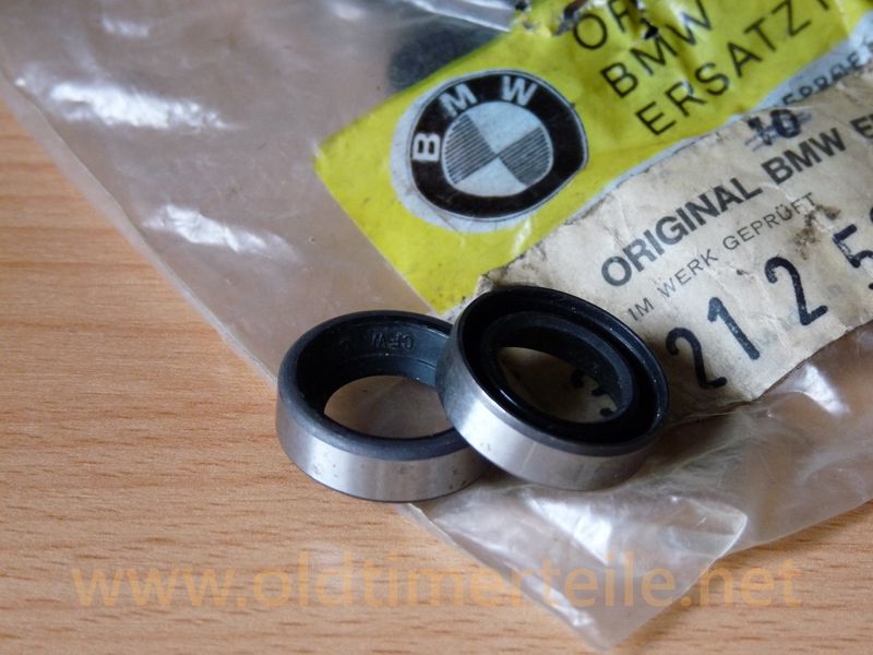 Shaft sealing ring