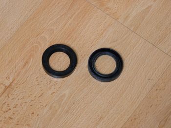 Shaft sealing ring
