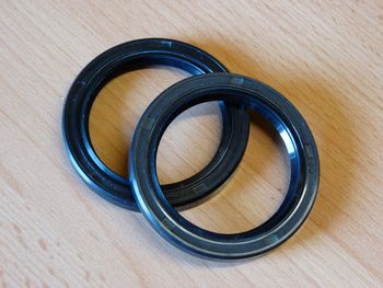 Shaft sealing ring