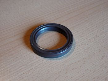 Shaft sealing ring