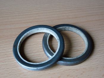 Shaft sealing ring