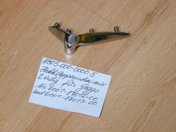 Tailgate hinge