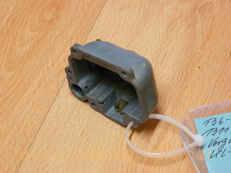 Float gauge housing