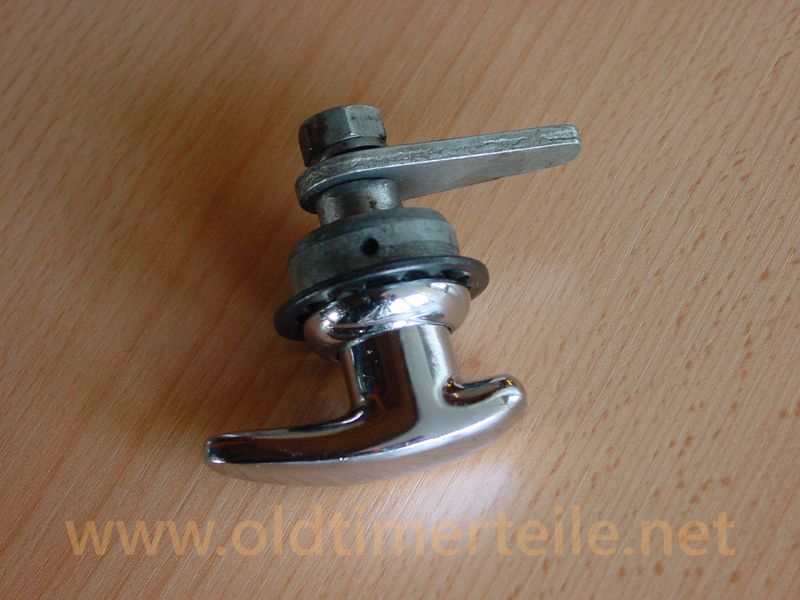 Hatch door locking device
