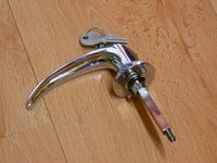 Front door handle – image 1