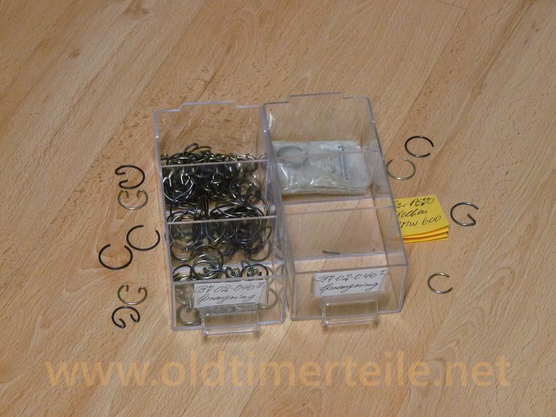 Retainer