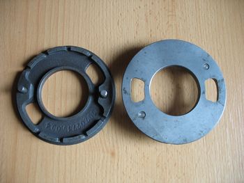 partly with one driving pin, partly with two driving pins
Cast-in number 107.027.15.004
