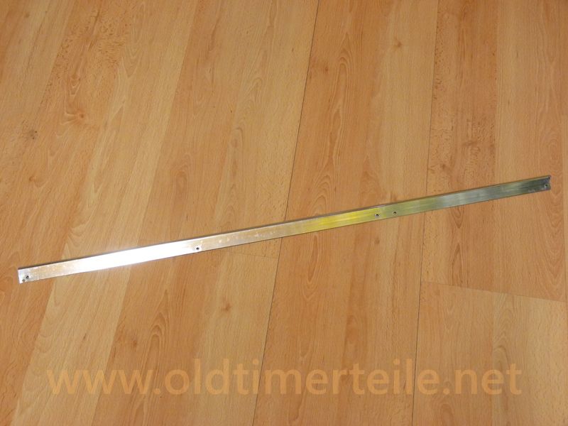 Retaining rail