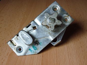 Star shaped bolt