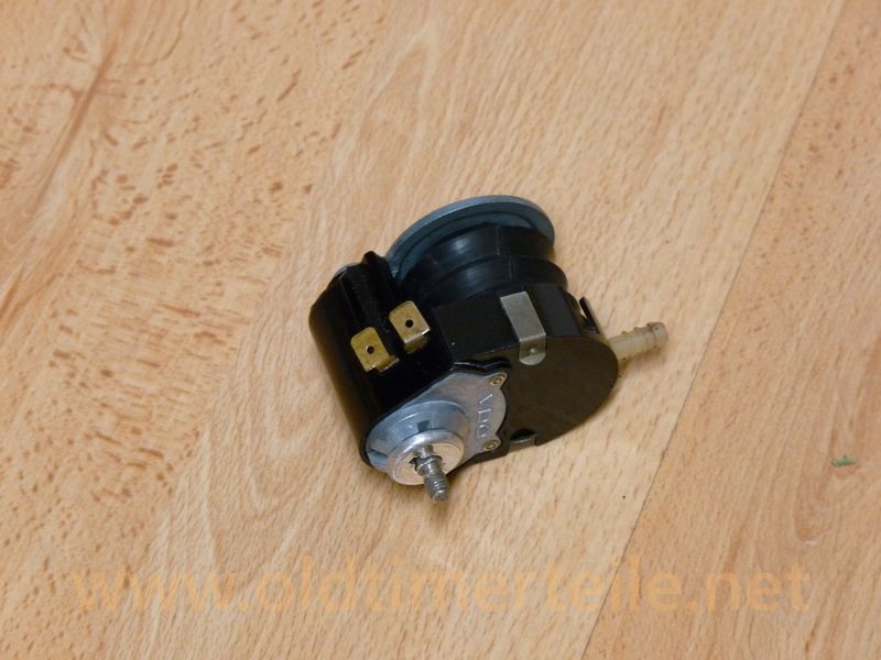 Manual pull pump