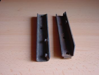 Leaf spring fastener